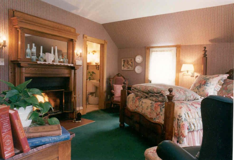 White Lace Inn Sturgeon Bay Room photo