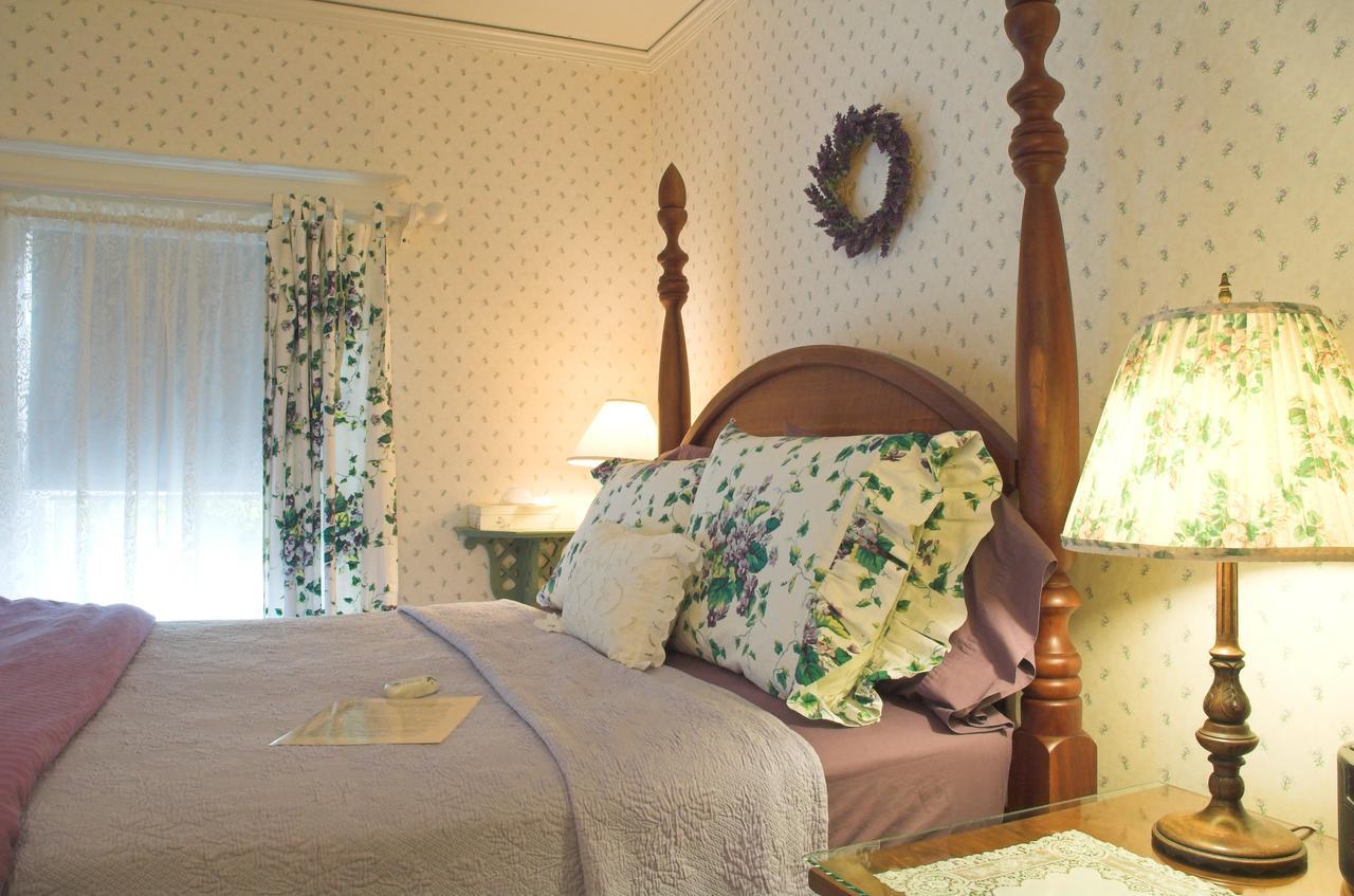 White Lace Inn Sturgeon Bay Room photo